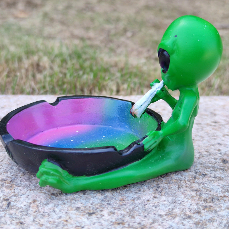 Novelty Resin Tissue Holder and Ashtray